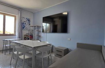 CENTRAL STATION APARTMENTS TROPEA - 200 Meters from the Train - Steps from the Main Street - Foto 13