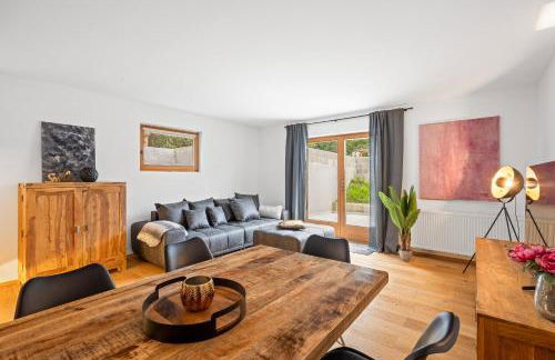 Moderne Ferienwohnung mit Bergblick und großer Terrasse nahe Simssee, Chiemsee und Autobahn A8 Salzburg - München - Foto 14
