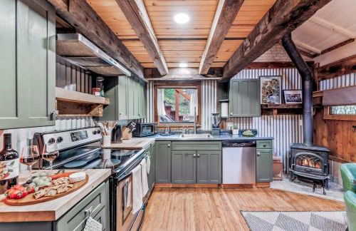 Dog Friendly, Year Round, Creekside Cabin, Hot Tub, 6 Acres - Foto 10