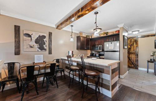 Free Daily Silver Dollar City Tickets & other Branson attractions! Cozy Branson Condo, Lower level, WALK-IN - Foto 3