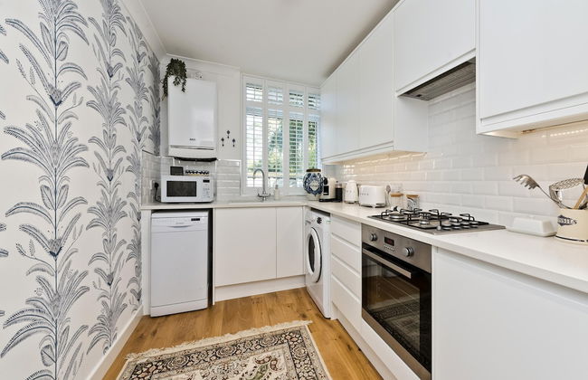 Botanical Bliss Near Kew Gardens by Underthedoormat - Foto 4