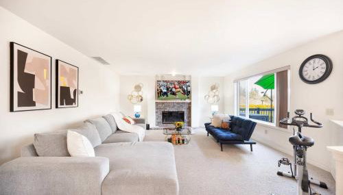 Brier 5BR Retreat w Pool Table Deck Central AC - Foto 3