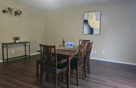 Cozy Four Bedroom Residence in Converse - Foto 1