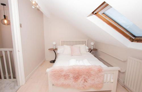 Cosy 4BR house, West Didsbury, bars and restaurants close by, Free Parking, Sleeps 8 - Photo 8