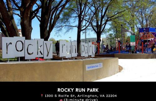 Charming 4BR Retreat in Arlington Sleeps 12 NearDC - Foto 32