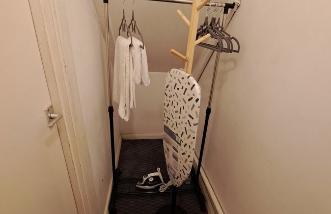 Family-friendly Studio Flat in Dagenham - Photo 10