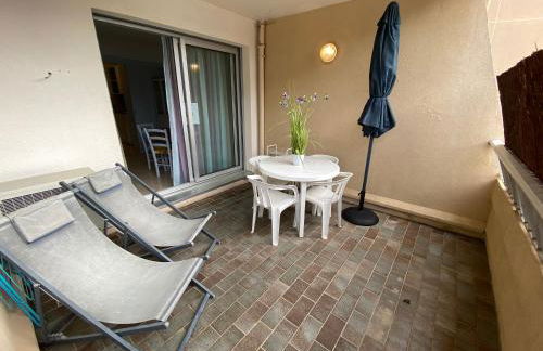 Joli studio climatisé au Port de Hyères - Proche Plages et Commerces - Linge de maison fourni - Foto 24