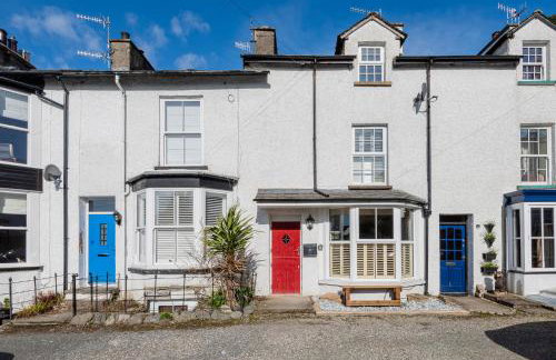 Lakeland Cottage - Bowness-on-Windermere sleeps 6 - Photo 22