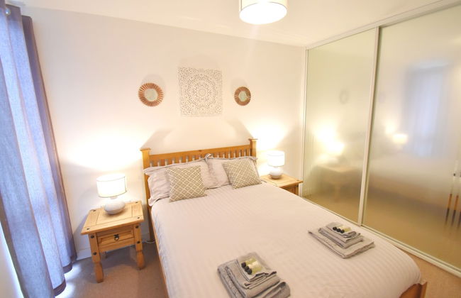 MK Hub Apartment with Oak Furniture - Foto 5