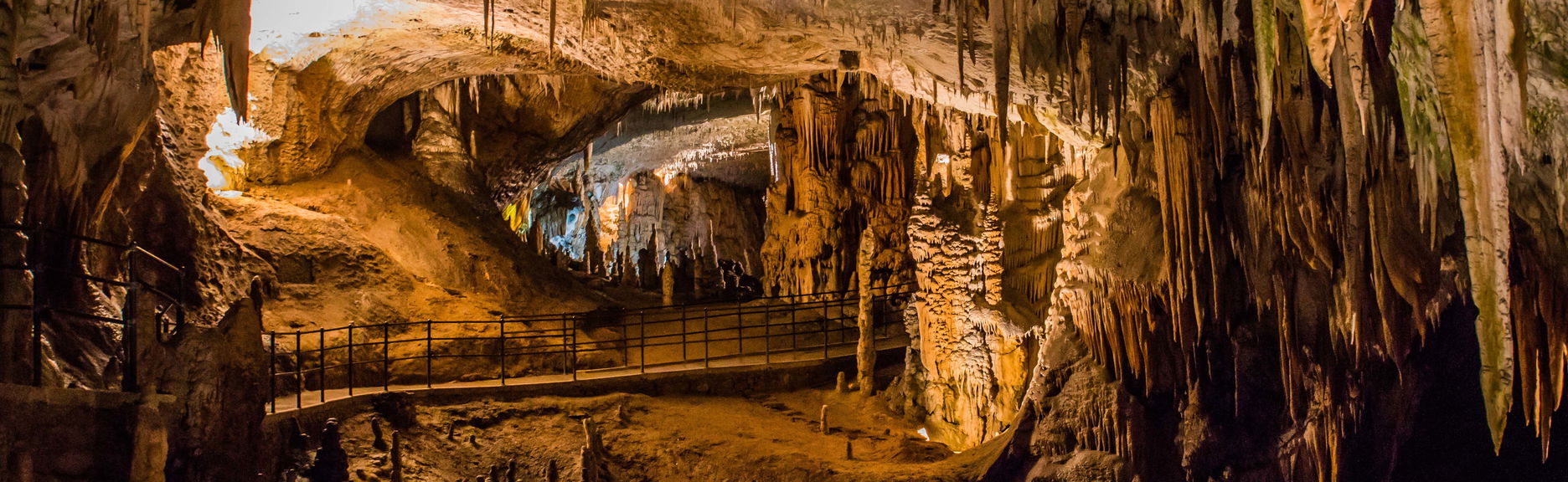 Postojna Cave & Predjama Castle Day Trip - Foto 1