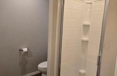 Katy's five bedrooms home away from home! - Foto 16