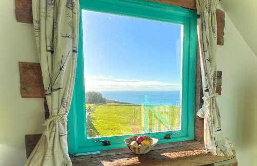 DRIFTWOOD - Super 1 Bedroom Home with Sea Views - Photo 7