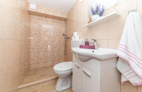 Amazing Home In Prgomet With Wifi - Foto 39