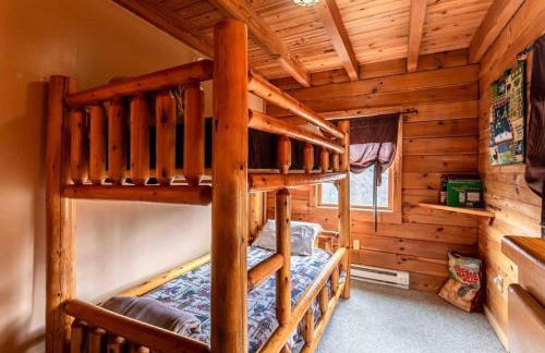 Charming Cabin Rental with a Hot Tub and Fireplace in the Smoky Mountains - Foto 24