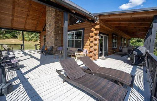 Serenity Ridge- Scenic Luxury Log Estate Getaway - Foto 31