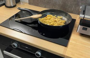 Sky Studio Apartment 1,5 Zimmer für 4 Leute Zentral 35qm S-Bahn Mercedes Benz - Foto 9