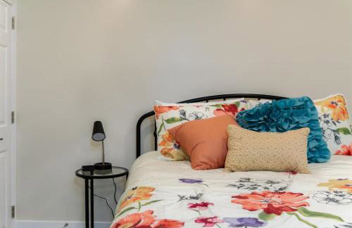 Stylish 3br Cozy Home 10min Drive from ND! - Foto 68