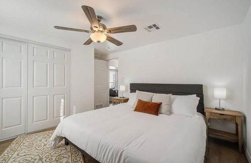 Spacious home With Heated Pool 3 miles from IMG! - Foto 8