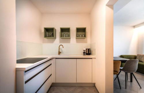 goldfinger + suites - Photo 23