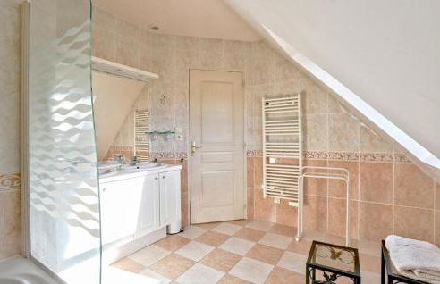 4 Bedroom Awesome Home In Courtils - Foto 19