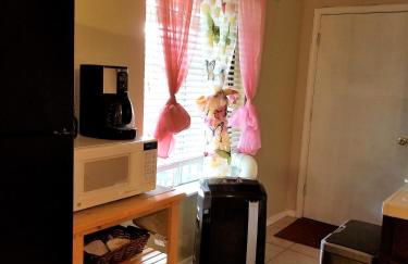 Charming Downstairs Unit - Foto 8