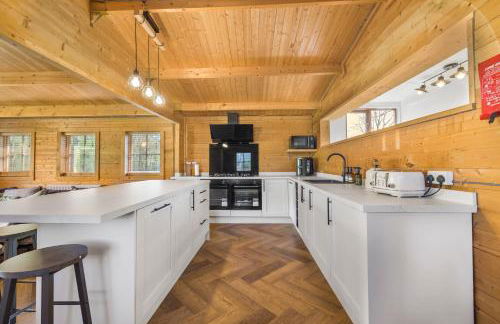 Countryside Cabin on 5 Acres Countryside with Outdoor Firepit, Cinema and converted Stables - Foto 11