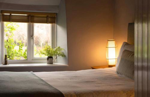 Charlotte's Cottage, a Charming Cotswolds Getaway - Photo 33