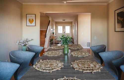 Beautiful Monterey Park Home With a View, Backyard and BBQ - Foto 28