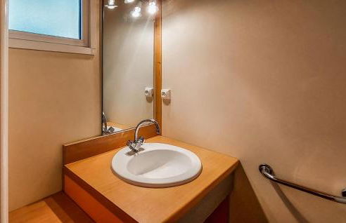 2 Bedroom Lovely Home In Altillac - Foto 17