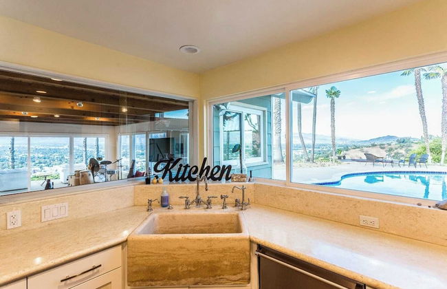 Oak Hills by Avantstay Panoramic View, Pool, Spa - Foto 27