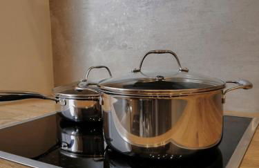 GELI Homes L1 - 2x Zimmer, 2x Kingsize Bett, 1 bis 4 Personen, Parkplatz, TV, Wifi, top Küche, Kaffee, Tee - Foto 12