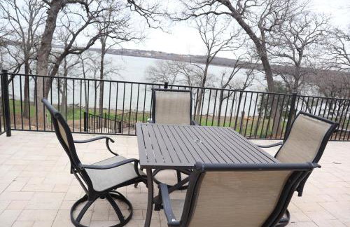 Serene Lakefront Retreat with Scenic Views - Foto 48
