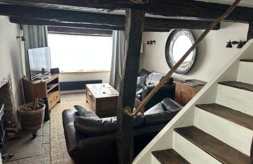 Character 3 Bed Cottage, Close to Waters edge, Parking - Foto 1