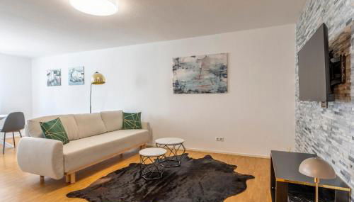 EXQUIS 2BR Design Apartment LOUIS I Parking I Balcony I Mercedes-Benz I Family-friendly - Foto 2