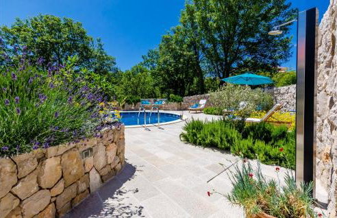 Beautiful Home In Gromaca With Wifi - Photo 14