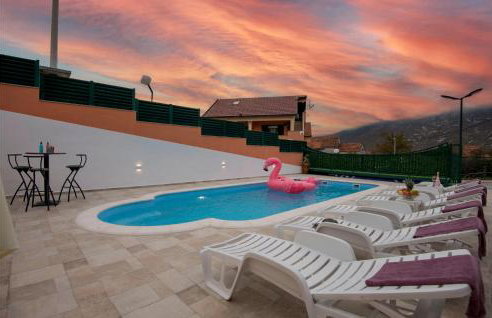 Amazing Home In Mijaca - Photo 12