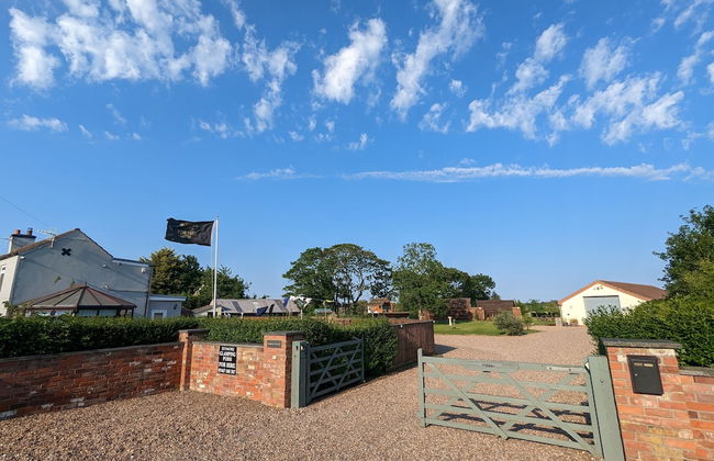 Luxury Glamping Pod With Hot Tub, fee Applies - Photo 11