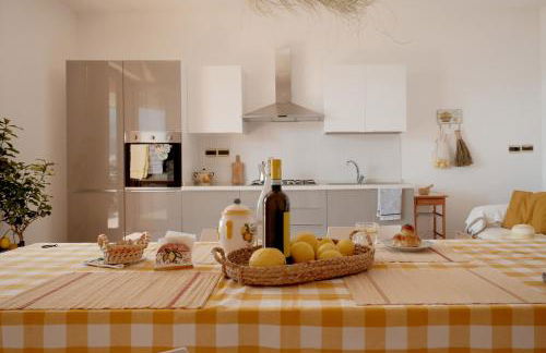Sun-Filled Apartment, Breathtaking Coastal View, Gioiosa Marea, Limone by Ideal Sicily - Foto 6
