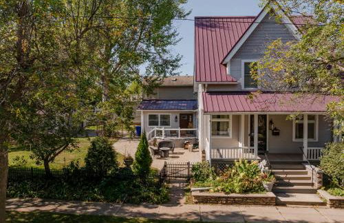 Family Downtown Mansion - Sleeps 13 - Foto 24