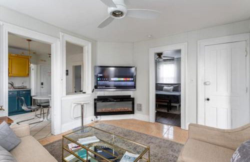 Revamped 3BR Apt with Easy Check-In Family-Friendly - Foto 66