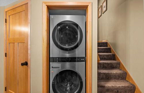 Gorgeous Executive Lutsen Townhome - Ski-in Ski-out, Pool, Hot Tub, Hiking, Biking, campfires and more! - Foto 18