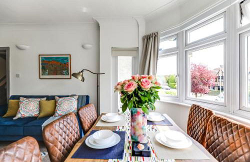 Wisteria Apt Spacious 3BR & Balcony - Photo 14