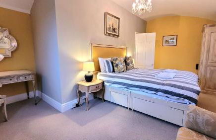 East Wing Cottage - Peaceful Village Retreat with Tennis Court Access - Foto 18