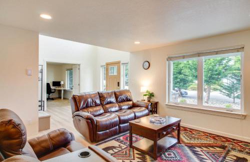 Spacious Bandon Getaway - 2 Blocks to Ocean! - Photo 5