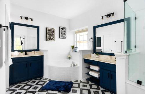 Stunning Family Home with Pool & Hot Tub - Sleeps 17 - Foto 27