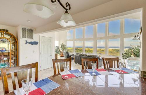 Oceanfront Castle with Hot Tub and Game Room - Foto 16