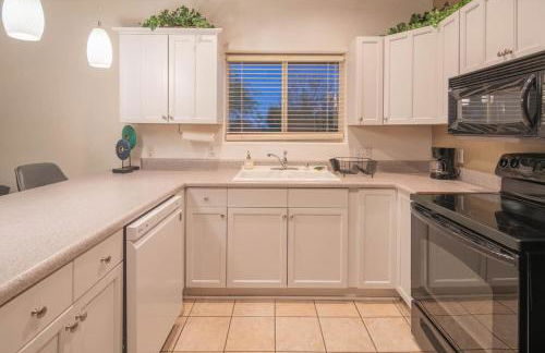 Cave Creek- Basketball Putt Putt Pool & Games - Foto 25