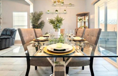 Tropical Oasis with Tiki Bar, Firepit, Seasonal Pool - Foto 61