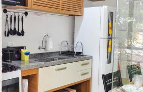 Apto Centro Ubatuba com Varanda Gourmet, Suíte, Piscina e Garagem Privativa Coberta - Foto 28