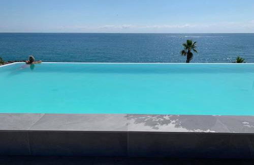 Appartement climatisé les pieds dans l'eau pour 6 personnes avec 1 suite parentale, 1 chambre double et 1 mini chambre Piscine sur le toit clim garage - Foto 18